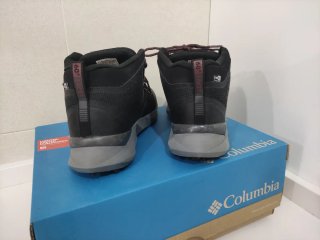 Zapatilla Bota Columbia Facet 60 Outdry Negra