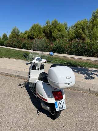 Vespa GTS 300 ie Super Blanca 09/2016