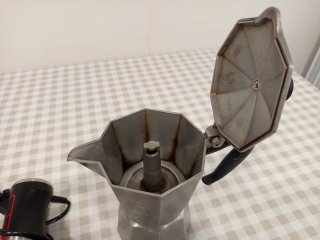 Batidora mano 1000W + Cafetera Bialetti
