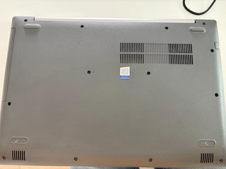 Lenovo 15.6 12GB RAM 1TB SSD Impecable
