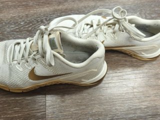 Nike Metcon 4 Champagne Metallic Gold Mujer