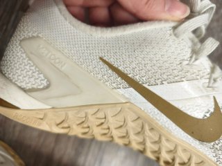 Nike Metcon 4 Champagne Metallic Gold Mujer