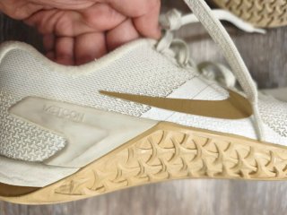 Nike Metcon 4 Champagne Metallic Gold Mujer