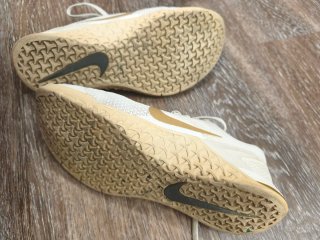 Nike Metcon 4 Champagne Metallic Gold Mujer