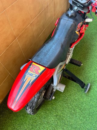 Moto niño batería roja
