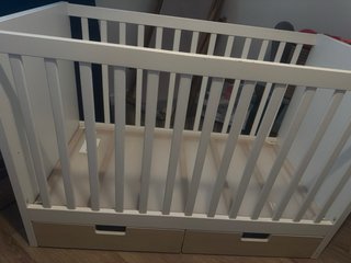 Cuna IKEA con colchón + protector