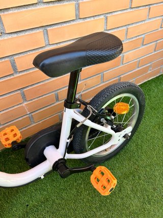 Bicicleta infantil Btwin blanca