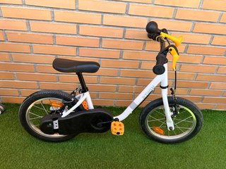Bicicleta infantil Btwin blanca