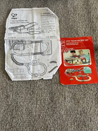 Trenes Hape + IKEA: 3 trenes y 70 vías