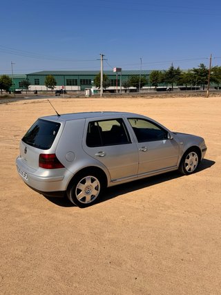 Volkswagen Golf 2000