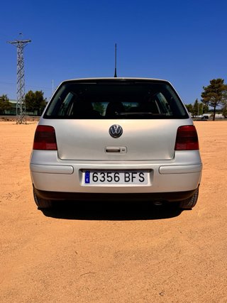 Volkswagen Golf 2000