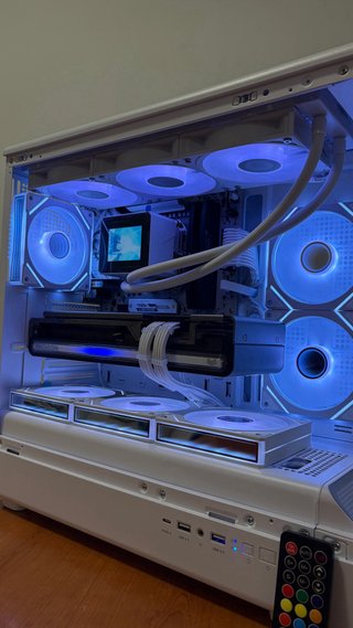 PC Gamer TOP AM5 - Ryzen 7 7800X3D + RX 7800XT