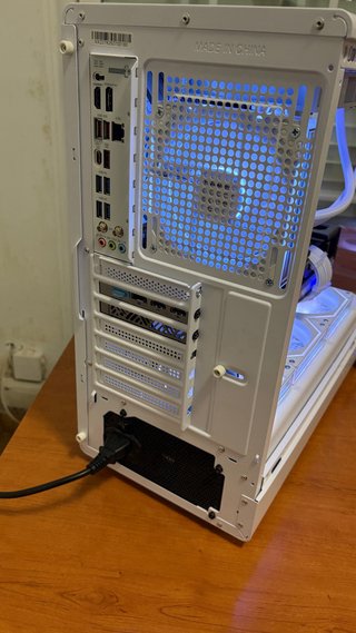 PC Gamer TOP AM5 - Ryzen 7 7800X3D + RX 7800XT