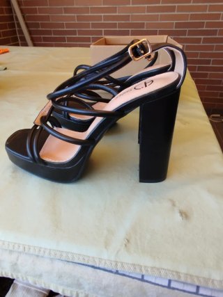 Sandalias Negras Tacón Alto