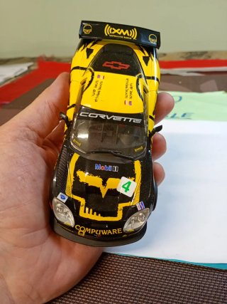Scalextric Corvette C6R 1:32