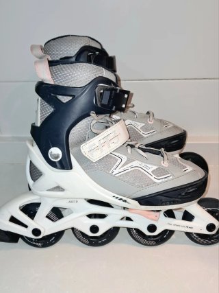 Patines en línea talla 32-35 y casco
