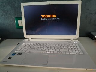 PC Portatile Toshiba Bianco