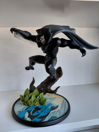 Estatua Black Panther Marvel Disney 28cm
