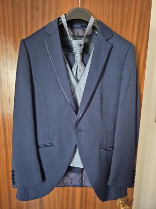 Traje de padrino azul y gris