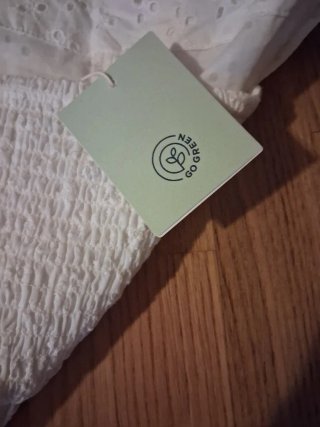 Mono blanco con volantes