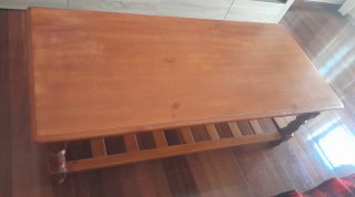 Mesa de centro de salón o auxiliar madera
