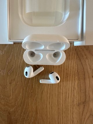 Apple AirPods 3ª Gen con Estuche Carga