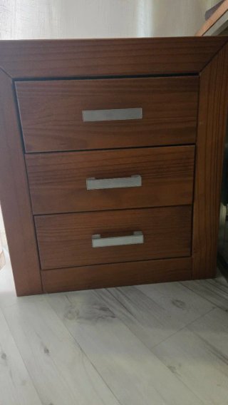 Cómoda y 2 mesitas de noche madera