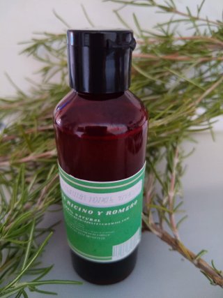 Aceite de ricino y romero capilar
