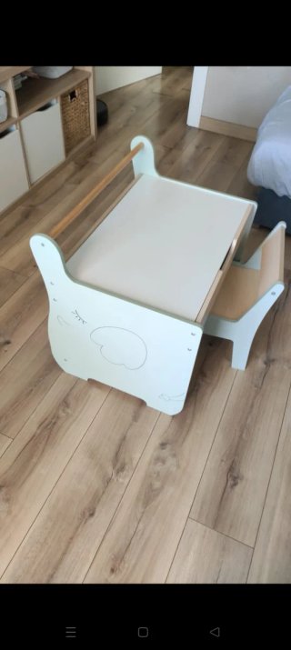 Pupitre infantil y silla