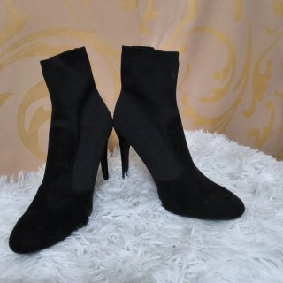 Botines de tacón negros