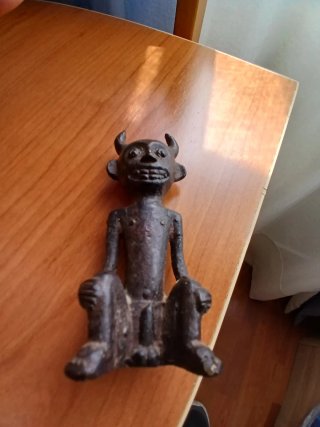 Figura demoníaca africana antigua