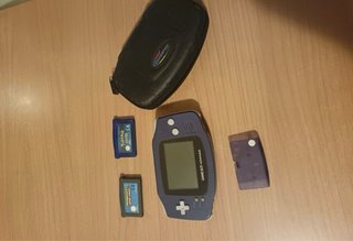 Game Boy Advance + 2 Giochi