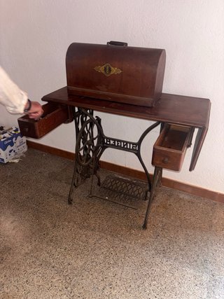 Máquina de coser Singer antigua
