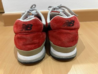 Zapatillas New Balance Rojas y Plateadas Modelo996