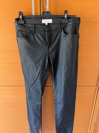 Pantalones efecto piel Mango negros