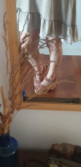 Sandalias Bimba y Lola de piel, rosa maquillaje