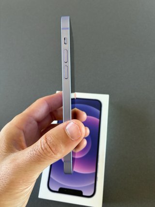 iPhone 12, 128GB,Morado, en muy buena estado.