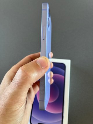 iPhone 12, 128GB,Morado, en muy buena estado.