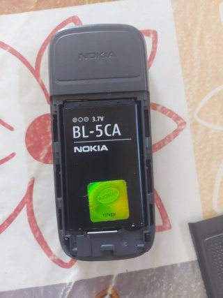 Nokia 1200 Cellulare Vintage con Caricatore.