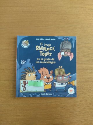 El joven Sherlock Tópez en la gruta de los murc...