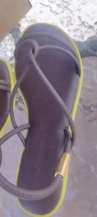 Sandalias Havaianas Marrón y Amarillo