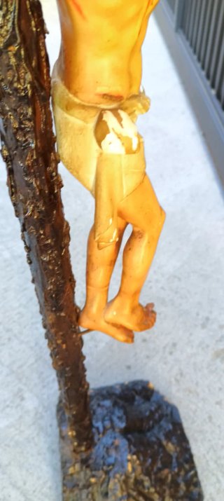 Figura religiosa Cristo crucificado