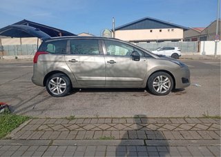 Peugeot 5008 2015