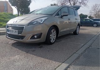 Peugeot 5008 2015