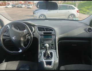 Peugeot 5008 2015