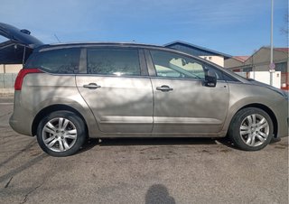 Peugeot 5008 2015