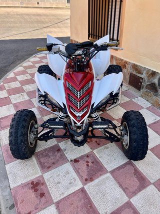 Yamaha Raptor 700R Rojo y Blanco