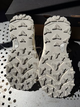 The North Face Scarpe Beige usate una volta nuove
