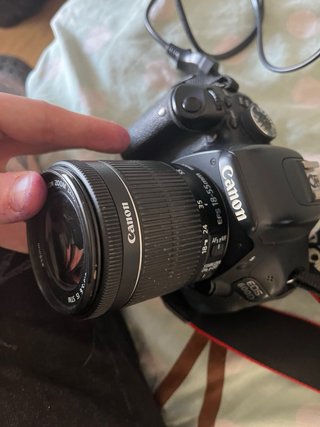 Canon EOS 600D + Objetivo 18-55mm + funda