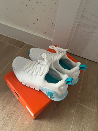 Zapatillas Nike Blancas y Turquesa